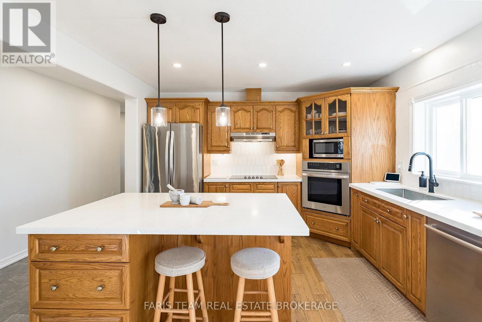 2040 Lea Road, Innisfil (Alcona), Ontario  L9S 1T3 - Photo 7 - N12569250