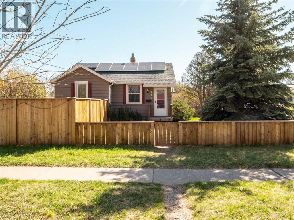 727 15 Street S, Lethbridge, Alberta