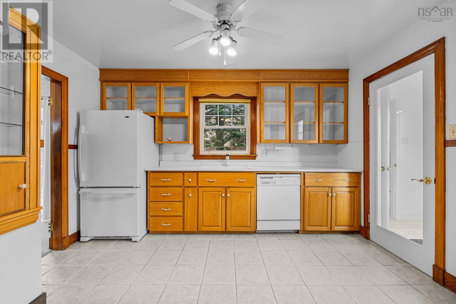 3381 Claremont Street, Halifax, Nova Scotia  B3L 3L6 - Photo 6 - 202529400