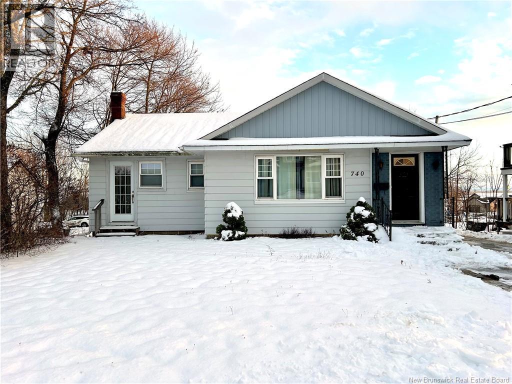 740 King George Hwy, Miramichi, New Brunswick  E1V 1P8 - Photo 1 - NB131239