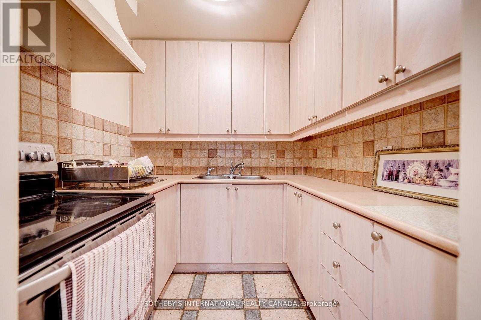 27 Junewood Crescent, Toronto (St. Andrew-Windfields), Ontario  M2L 2C3 - Photo 11 - C12630390