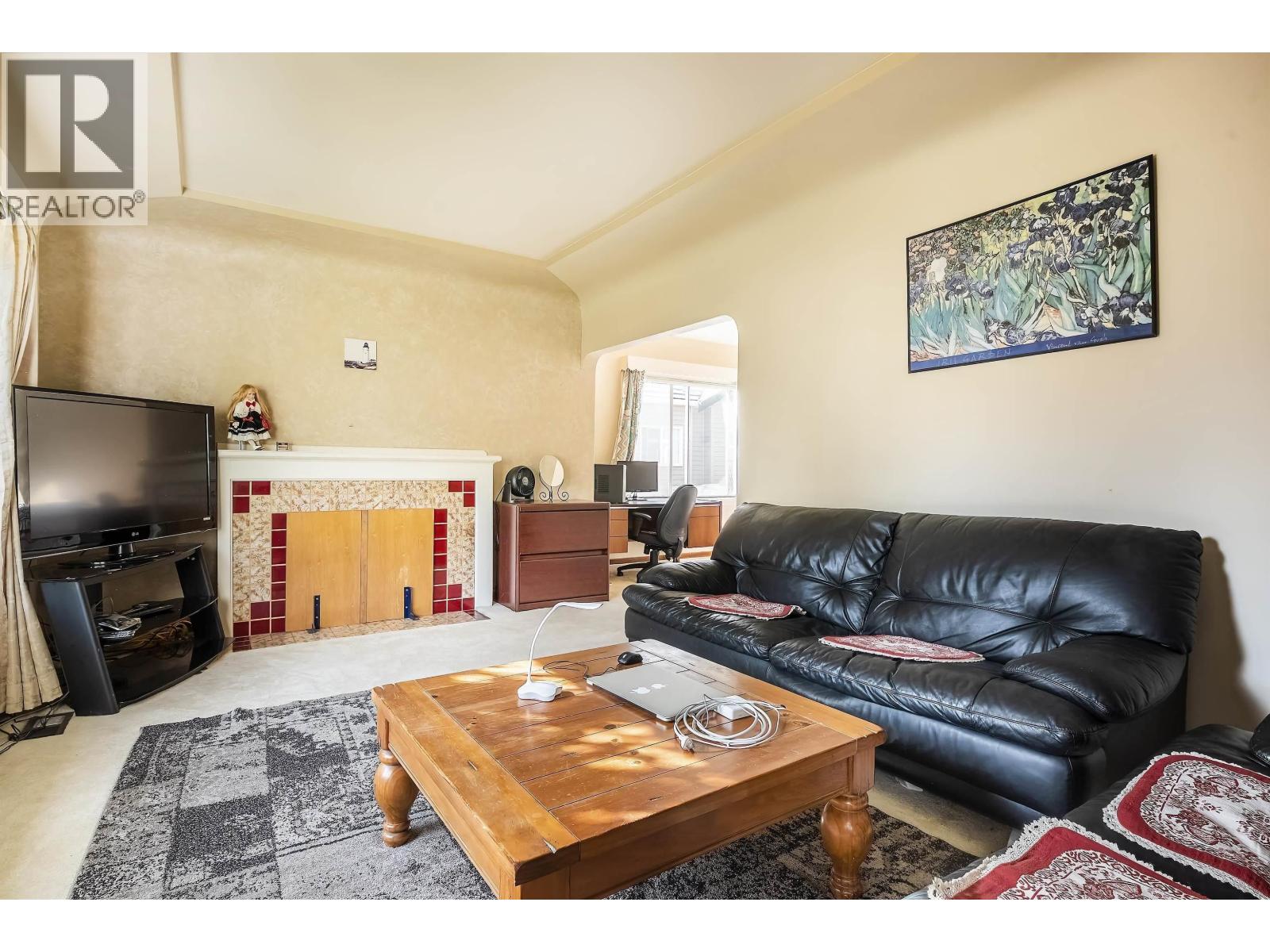 7989 Mcgregor Avenue, Burnaby, British Columbia  V5J 4H4 - Photo 2 - R3073616