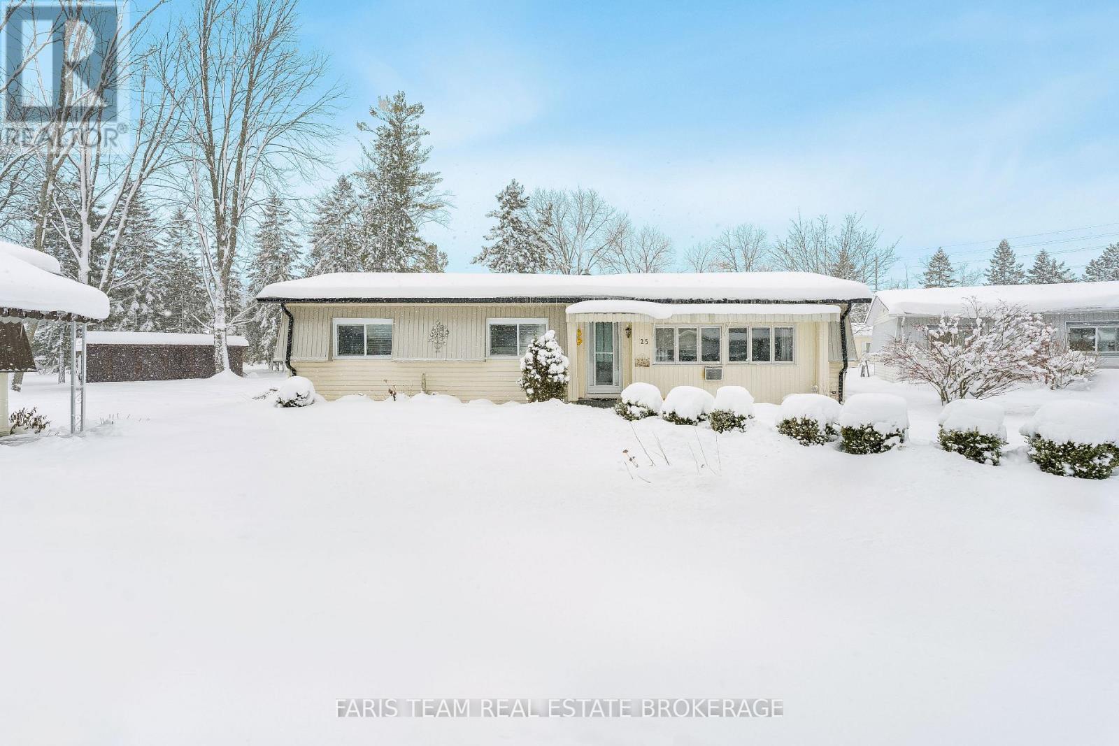 25 Recreation Drive, Innisfil, Ontario L9S 1N5 - Photo 1 - N12536460