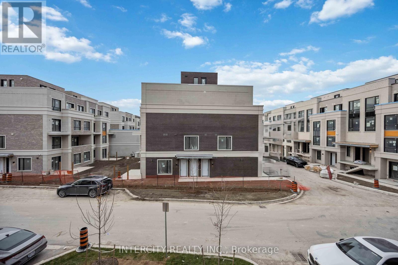 1215 - 8 David Eyer Road, Richmond Hill, Ontario  L4S 0N3 - Photo 32 - N12629922