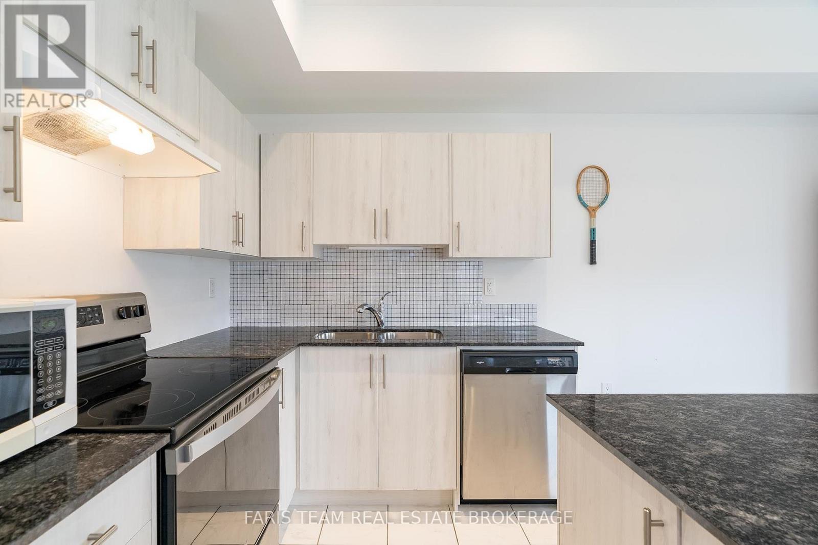 97 Gateland Drive, Barrie, Ontario  L9J 0N2 - Photo 10 - S12424473