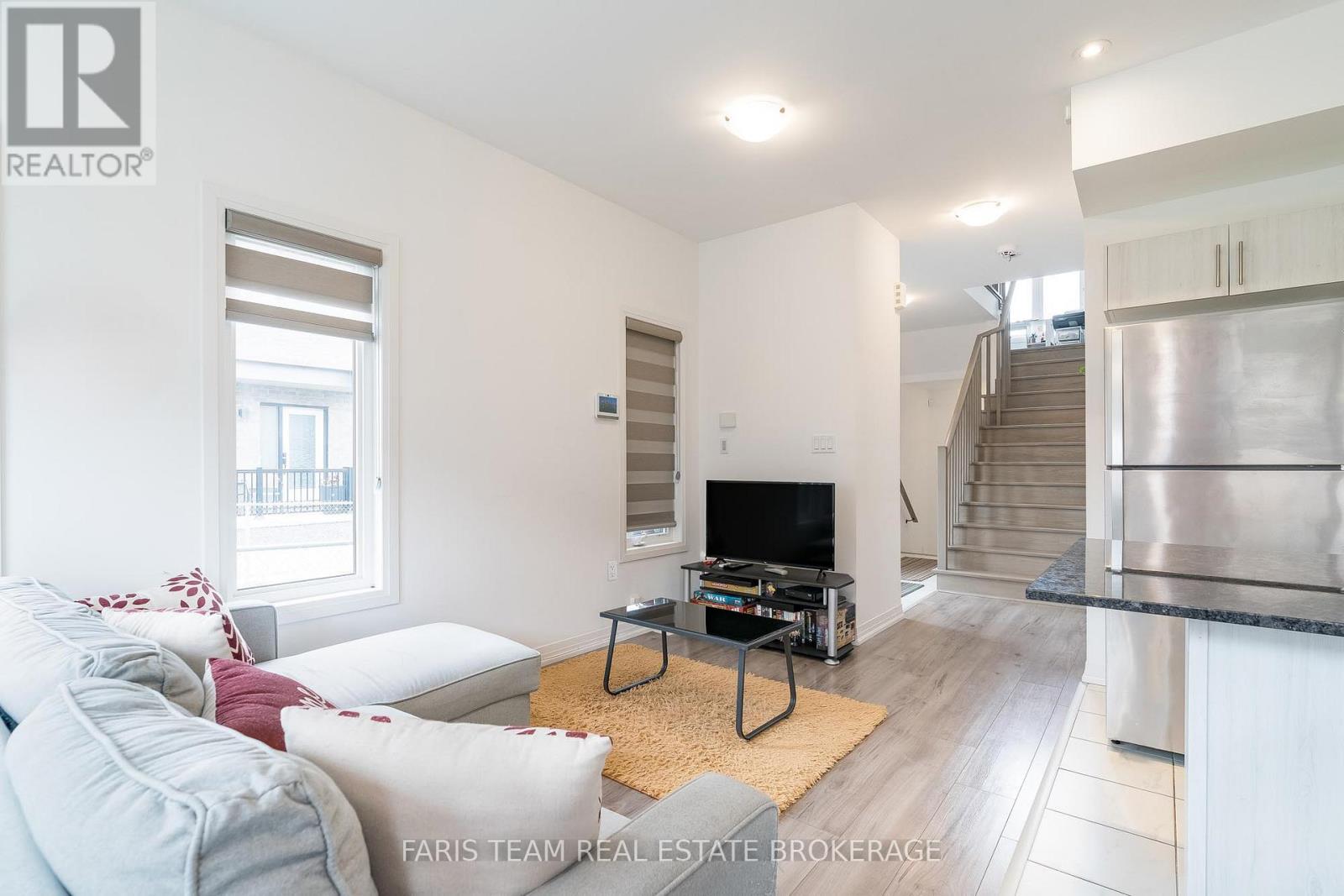 97 Gateland Drive, Barrie, Ontario  L9J 0N2 - Photo 15 - S12424473