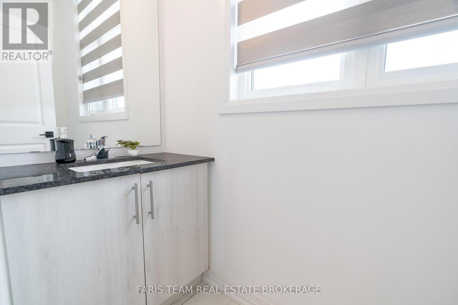 97 Gateland Drive, Barrie, Ontario  L9J 0N2 - Photo 17 - S12424473