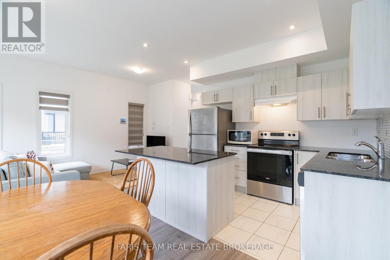 97 Gateland Drive, Barrie, Ontario  L9J 0N2 - Photo 12 - S12424473