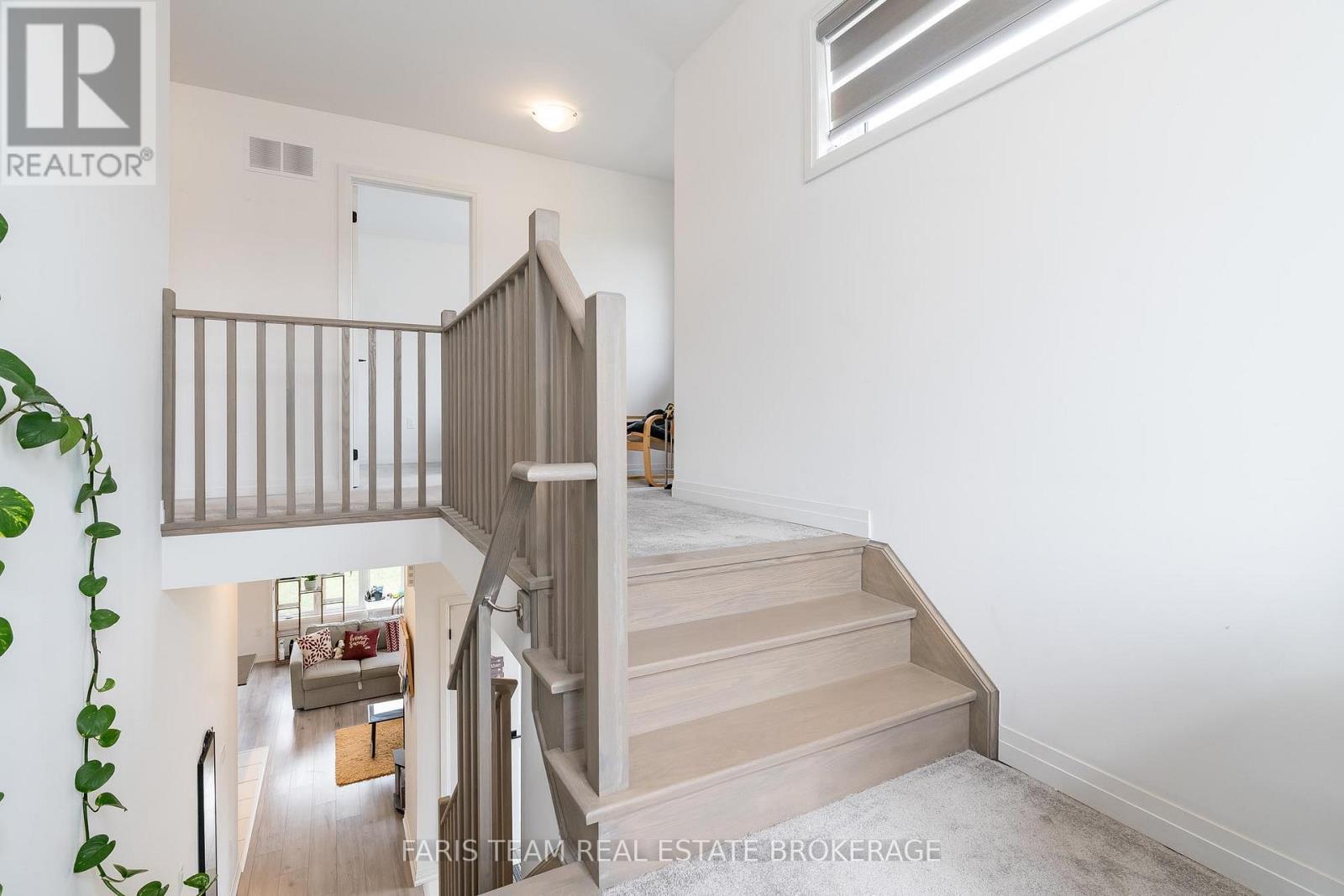 97 Gateland Drive, Barrie, Ontario  L9J 0N2 - Photo 18 - S12424473