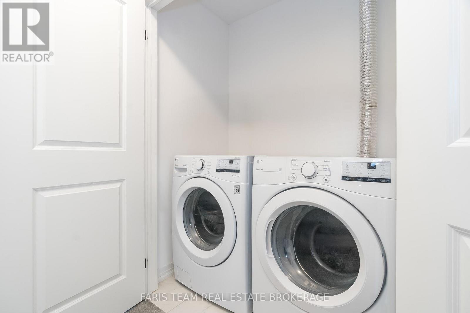 97 Gateland Drive, Barrie, Ontario  L9J 0N2 - Photo 25 - S12424473