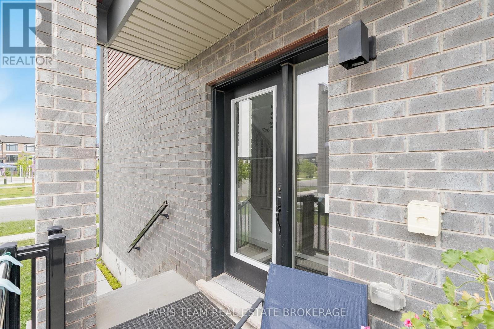 97 Gateland Drive, Barrie, Ontario  L9J 0N2 - Photo 5 - S12424473