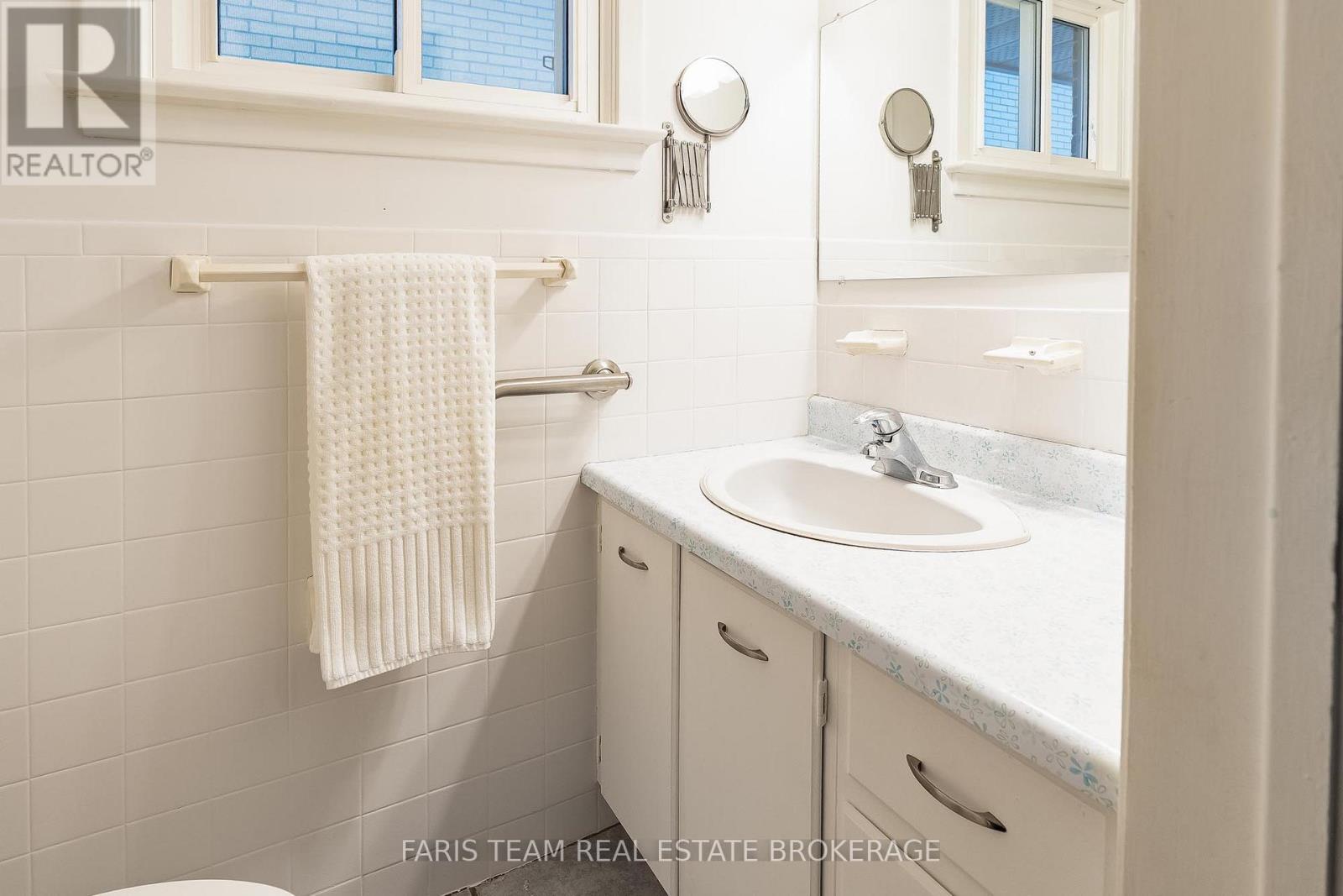 15 Davidson Street, Barrie, Ontario L4M 3R9 - Photo 14 - S12581536