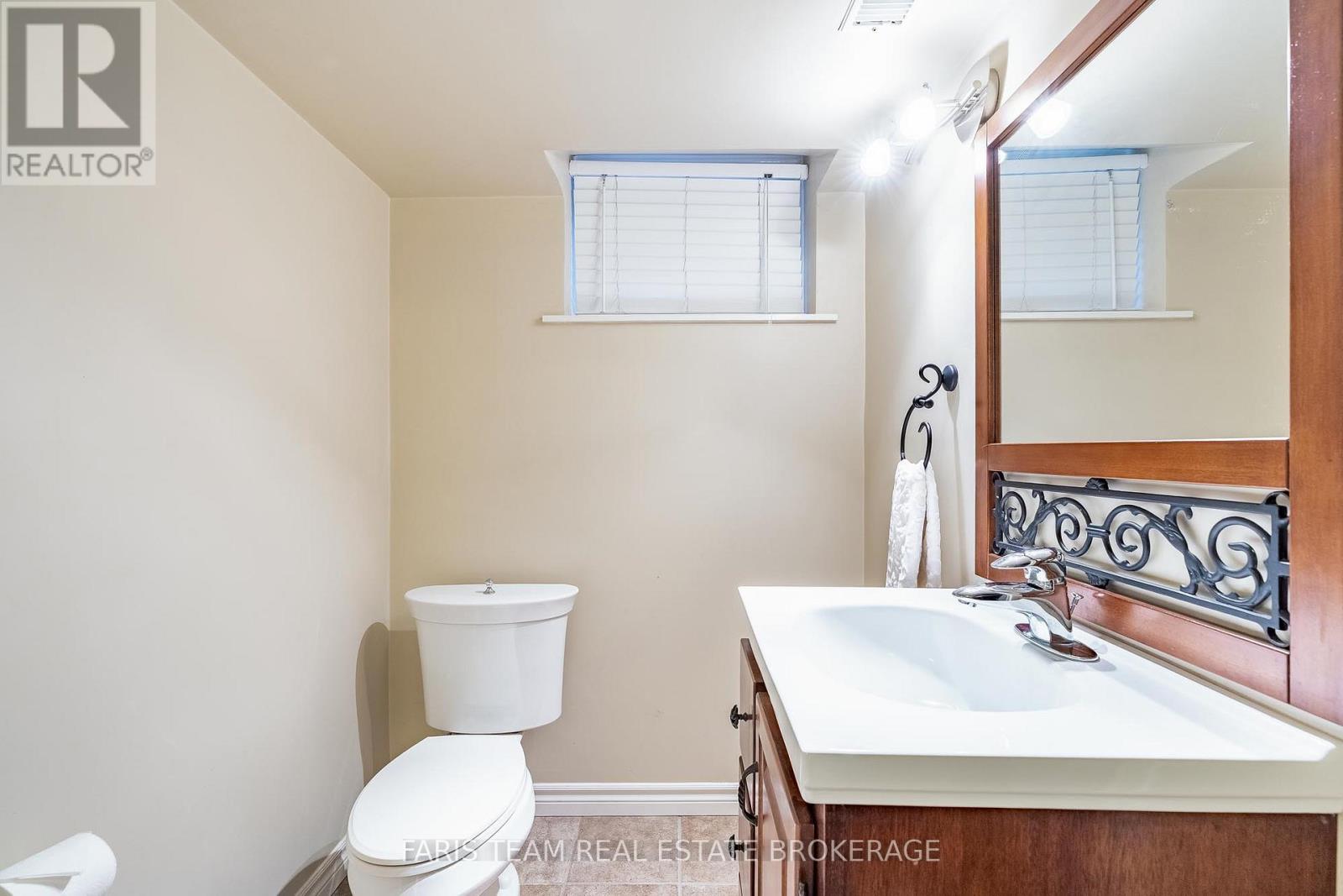 15 Davidson Street, Barrie, Ontario L4M 3R9 - Photo 23 - S12581536