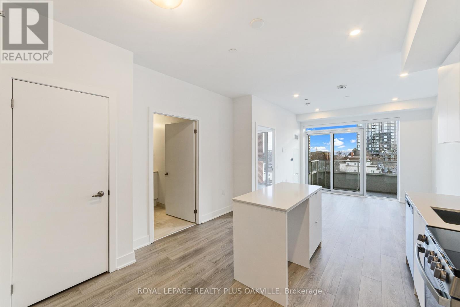 407 - 2088 James Street, Burlington, Ontario  L7R 0H2 - Photo 8 - W12602660