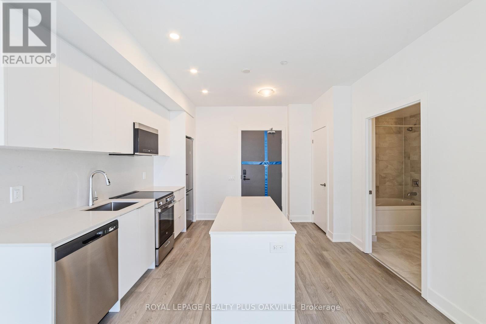 407 - 2088 James Street, Burlington, Ontario  L7R 0H2 - Photo 9 - W12602660