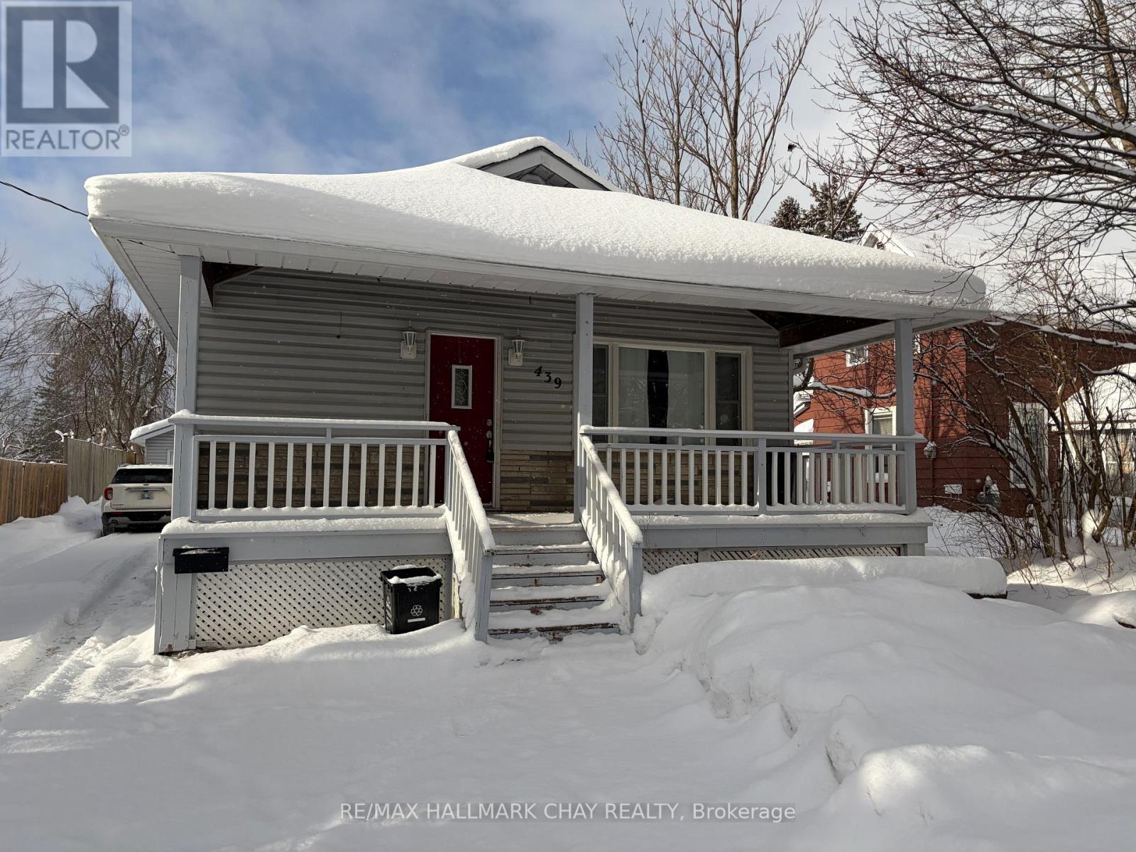 439 Peter Street N, Orillia, Ontario  L3V 5A6 - Photo 2 - S12630356