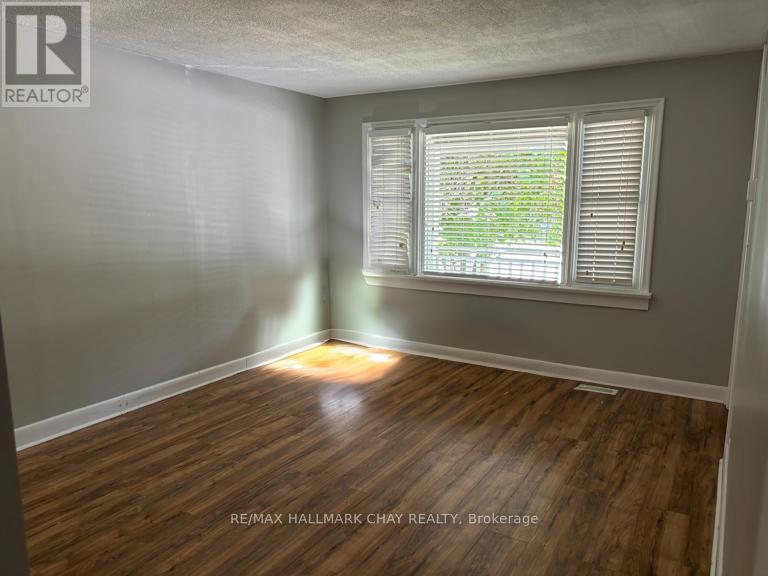 439 Peter Street N, Orillia, Ontario  L3V 5A6 - Photo 3 - S12630356