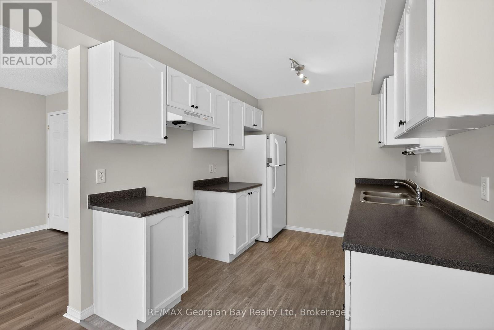 836 Coral Springs Lane, Midland, Ontario L4R 0A1 - Photo 11 - S12630452