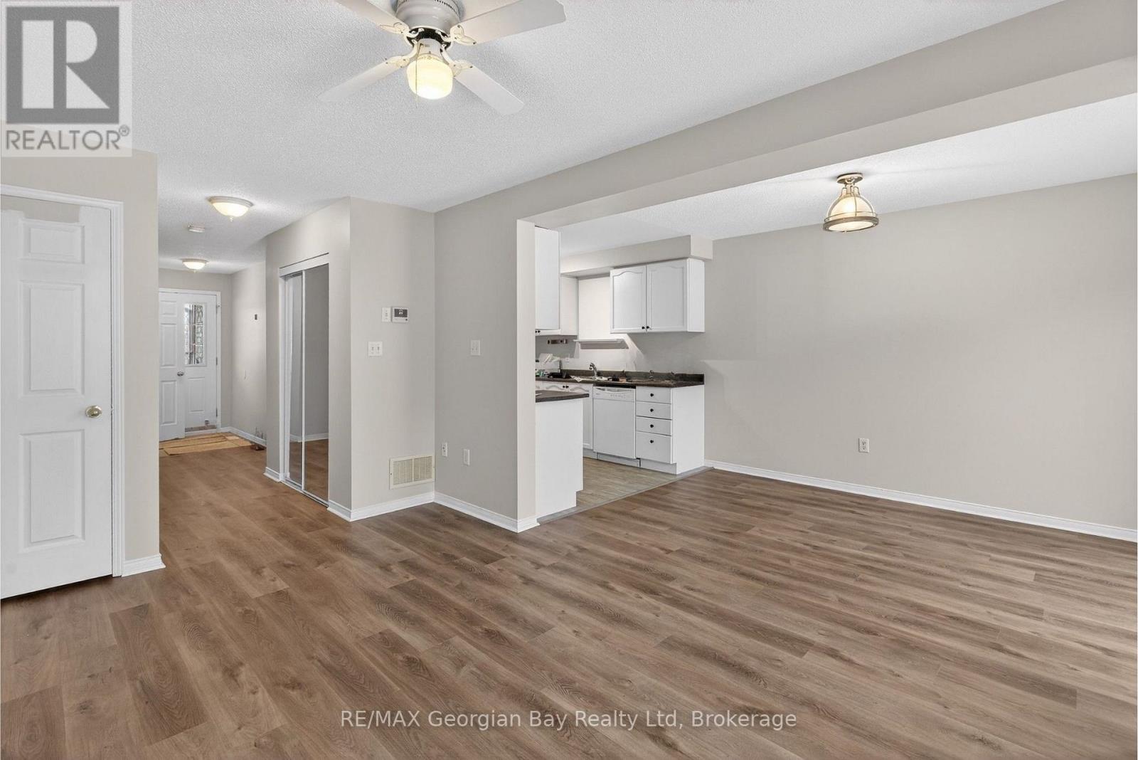 836 Coral Springs Lane, Midland, Ontario L4R 0A1 - Photo 6 - S12630452