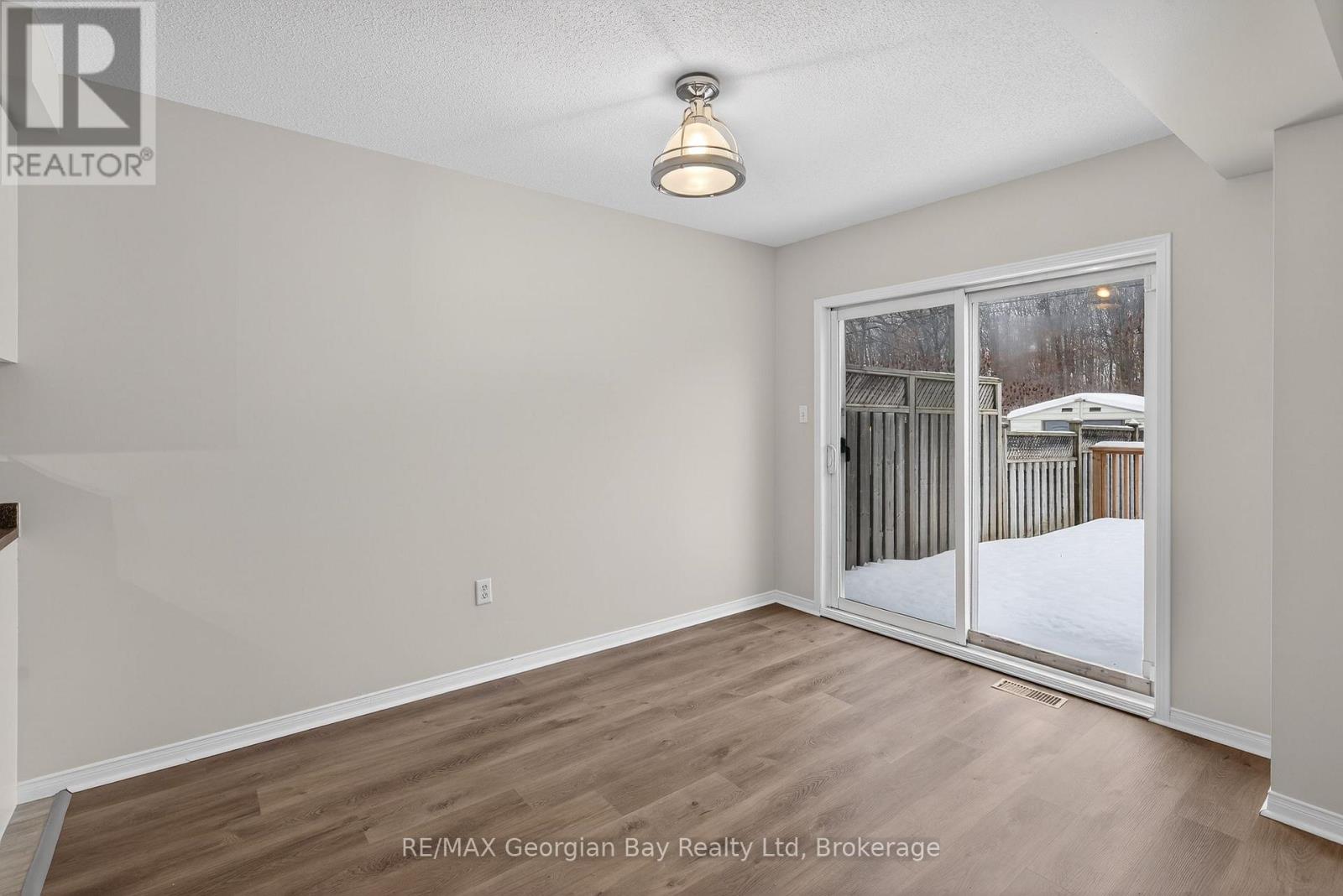 836 Coral Springs Lane, Midland, Ontario L4R 0A1 - Photo 7 - S12630452