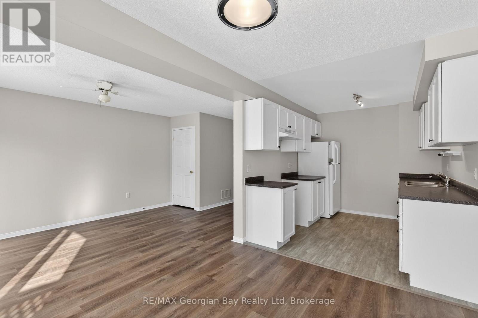 836 Coral Springs Lane, Midland, Ontario L4R 0A1 - Photo 8 - S12630452