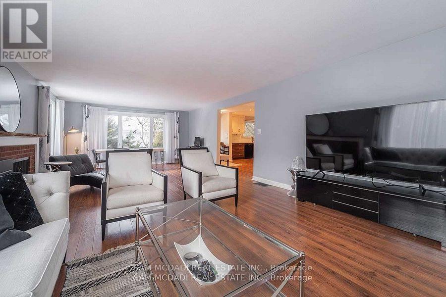 1730 Sunningdale Bend, Mississauga, Ontario  L5J 1G1 - Photo 11 - W12630412
