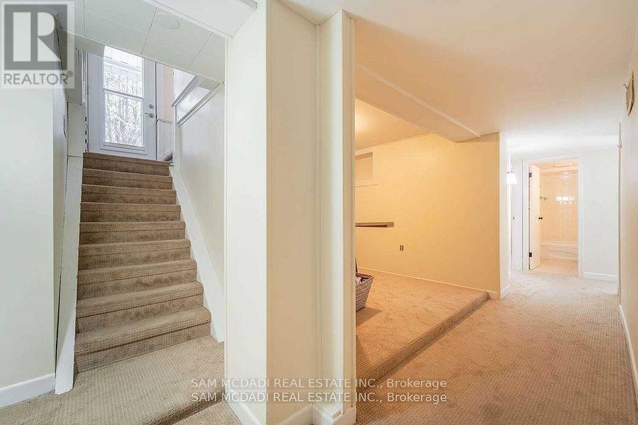 1730 Sunningdale Bend, Mississauga, Ontario  L5J 1G1 - Photo 19 - W12630412