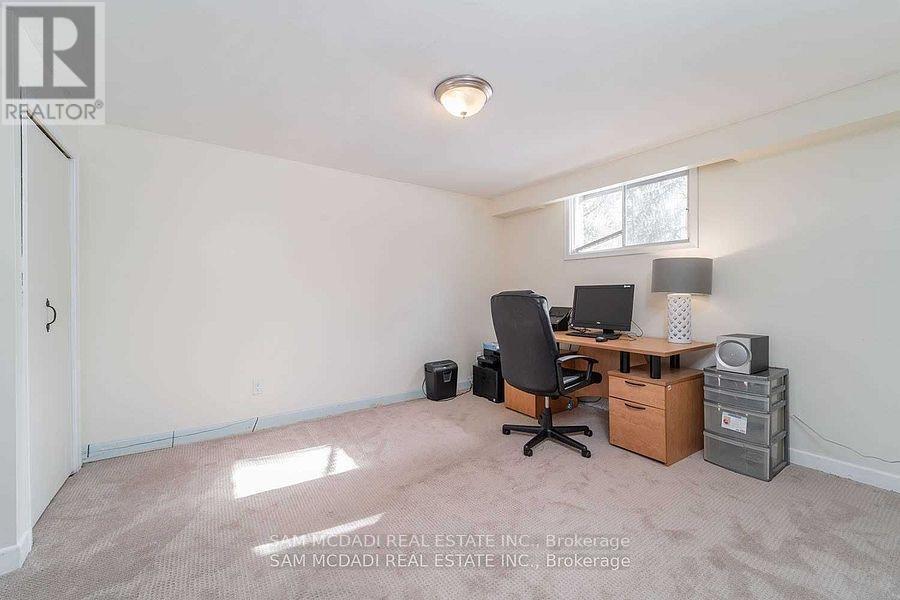 1730 Sunningdale Bend, Mississauga, Ontario  L5J 1G1 - Photo 21 - W12630412