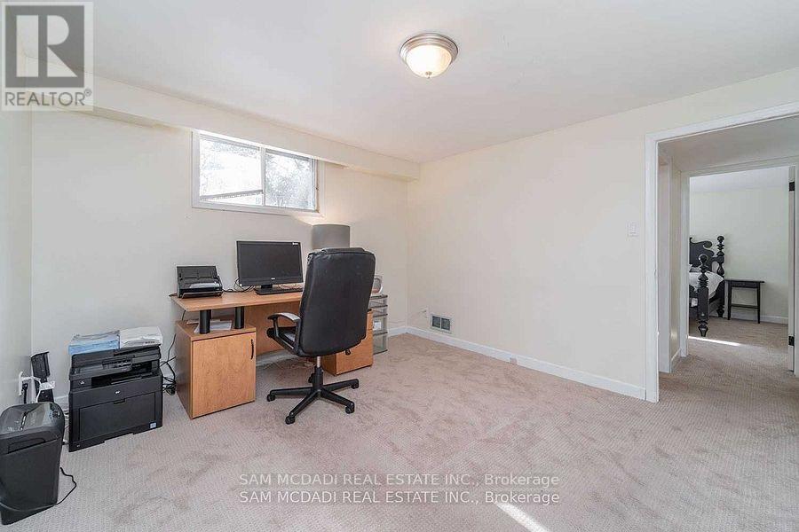 1730 Sunningdale Bend, Mississauga, Ontario  L5J 1G1 - Photo 22 - W12630412