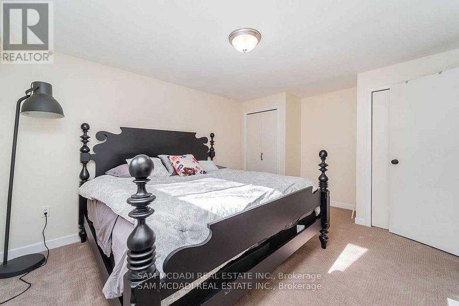 1730 Sunningdale Bend, Mississauga, Ontario  L5J 1G1 - Photo 25 - W12630412