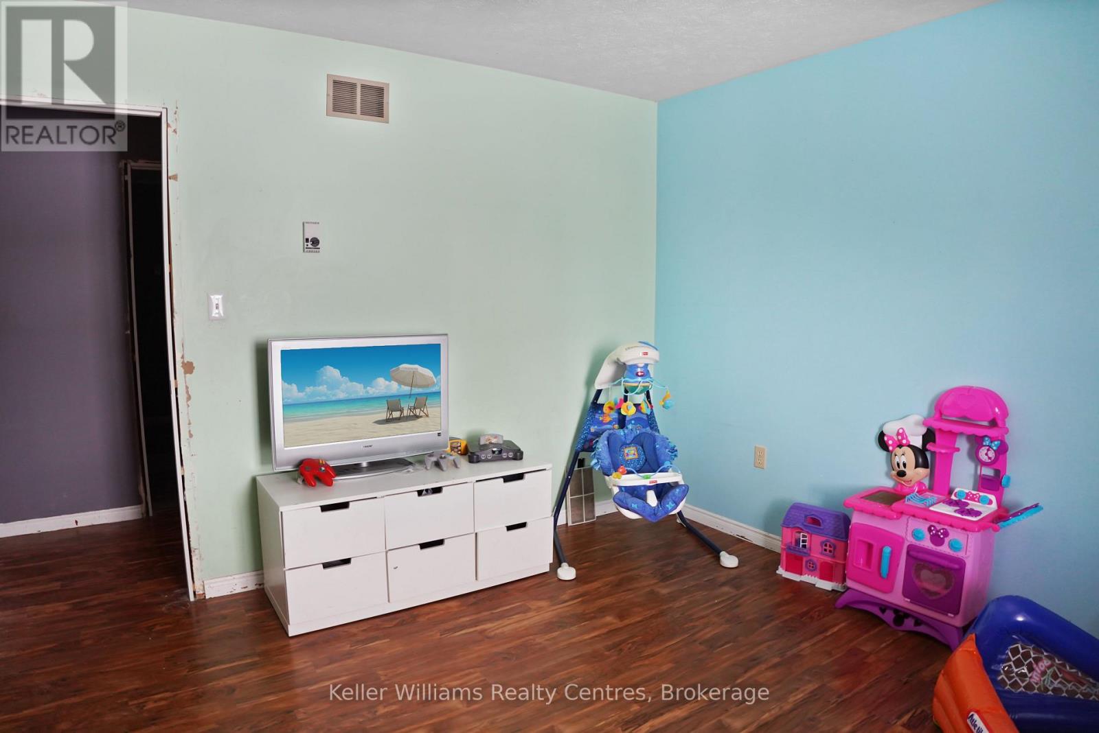 27 Pine Tree Drive, South Bruce Peninsula, Ontario  N0H 1P0 - Photo 19 - X12630506