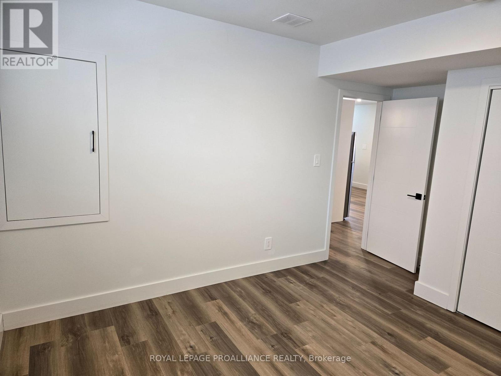 B - 8 Aldersgate Drive, Belleville, Ontario  K8P 4G3 - Photo 12 - X12630544