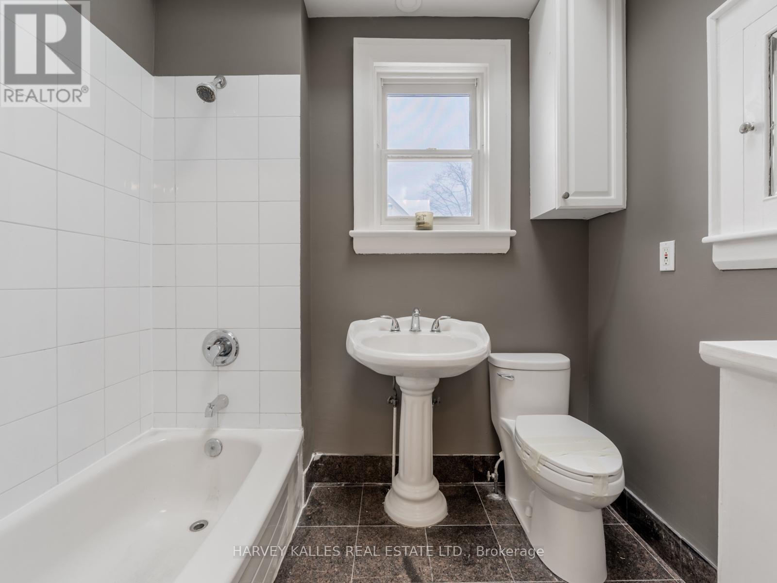 2nd Floor - 39 Standish Avenue, Toronto, Ontario M4W 3B2 - Photo 27 - C12630046
