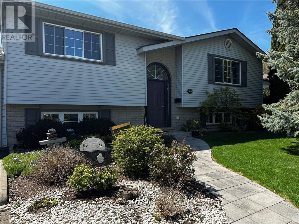 18 ROSS STREET, Norfolk, Ontario