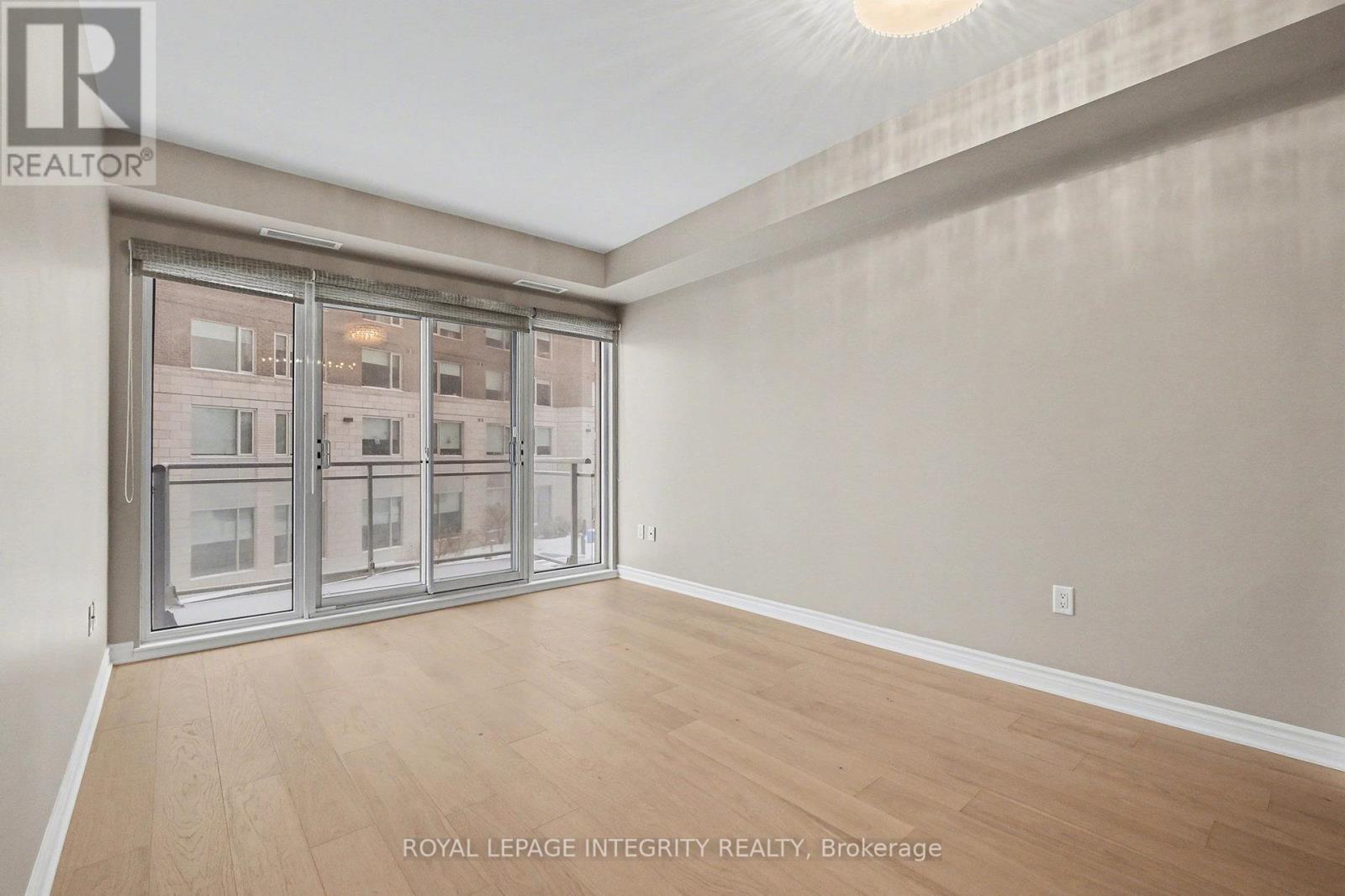 205 - 70 Landry Street, Ottawa, Ontario K1L 0A8 - Photo 4 - X12630530