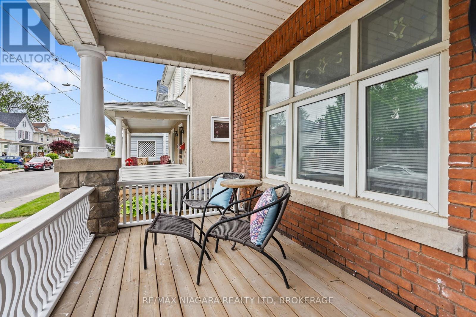 Upper - 47 Chaplin Avenue, St. Catharines, Ontario  L2R 2E4 - Photo 11 - X12630430