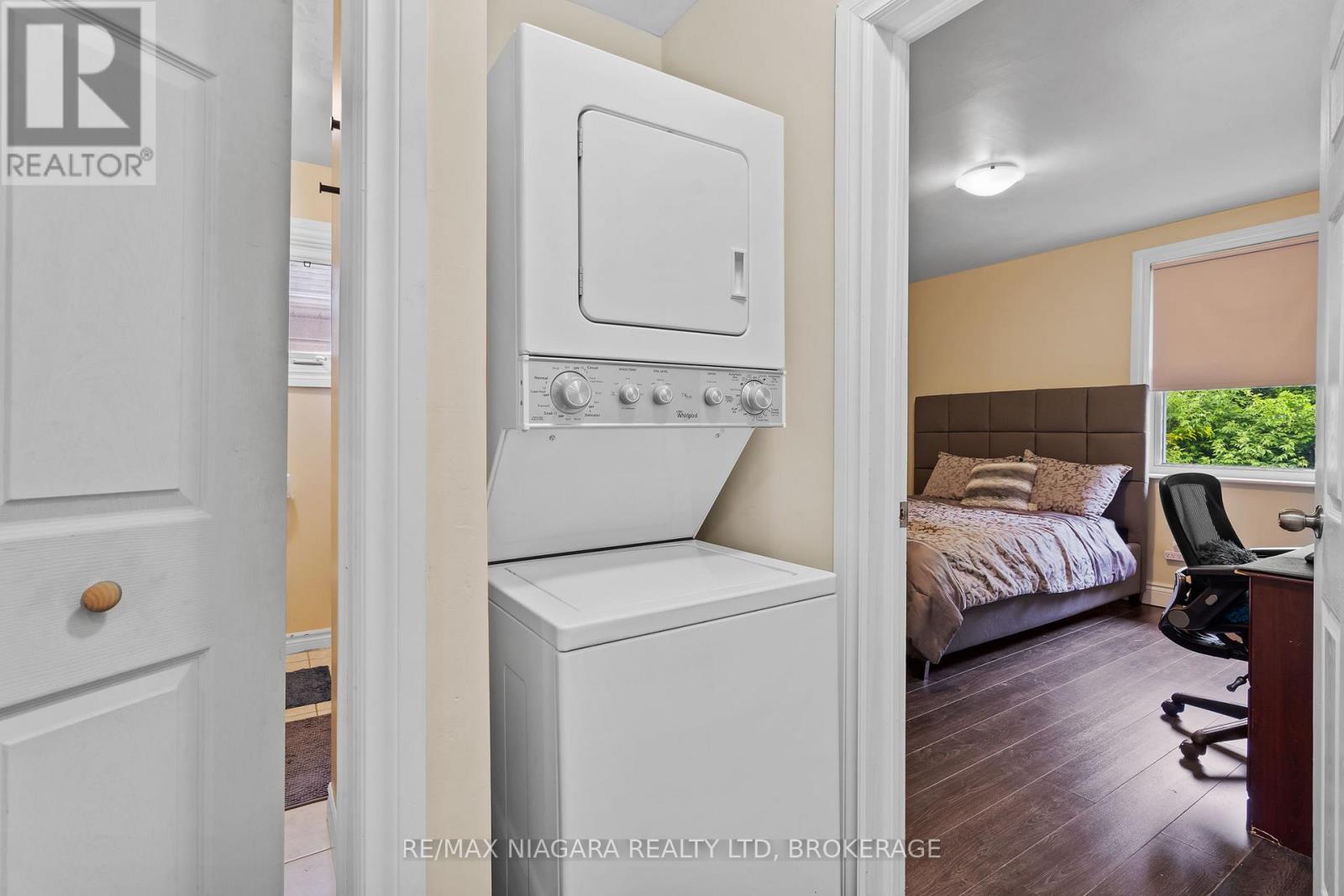 Upper - 47 Chaplin Avenue, St. Catharines, Ontario  L2R 2E4 - Photo 7 - X12630430