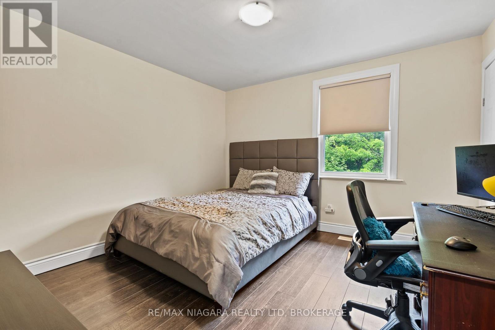 Upper - 47 Chaplin Avenue, St. Catharines, Ontario  L2R 2E4 - Photo 8 - X12630430