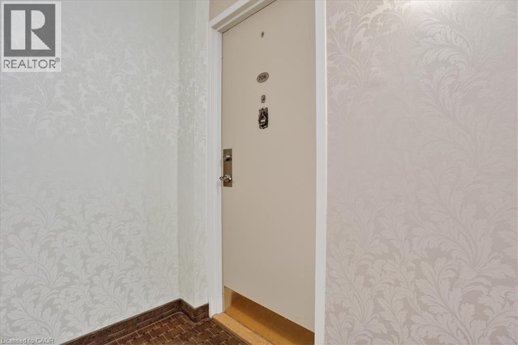 19 Woodlawn Road E Unit# 706, Guelph, Ontario N1H 7B1 - Photo 2 - 40781353