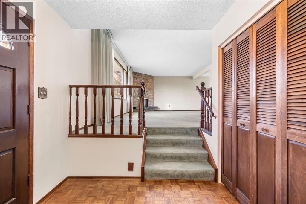 3375 Breton Close Nw, Calgary, Alberta  T2L 1X3 - Photo 9 - A2268066