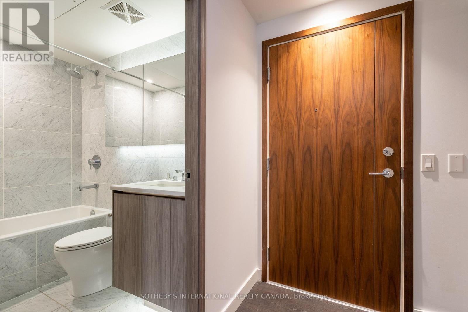 2501 - 95 Mcmahon Drive, Toronto, Ontario  M2K 0H2 - Photo 2 - C12630454