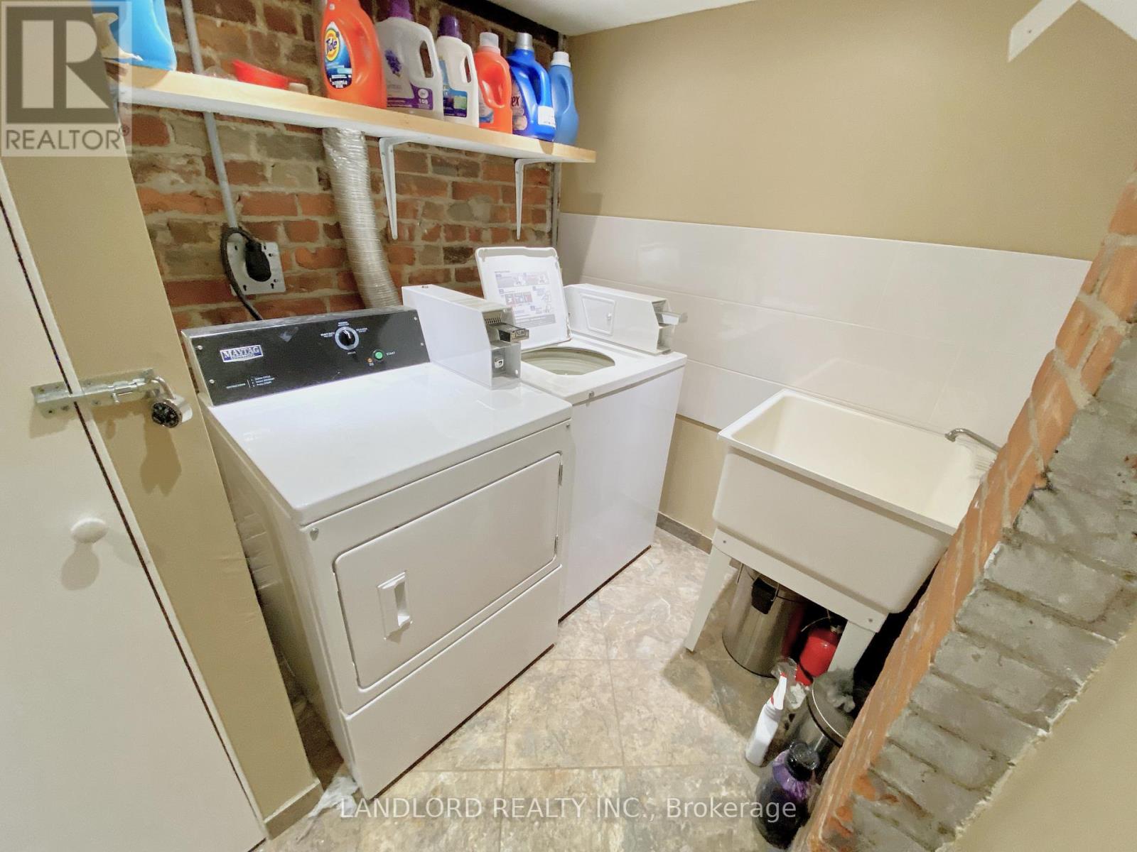 Bsmt - 2 Chicora Avenue, Toronto, Ontario  M5R 1T6 - Photo 14 - C12630480