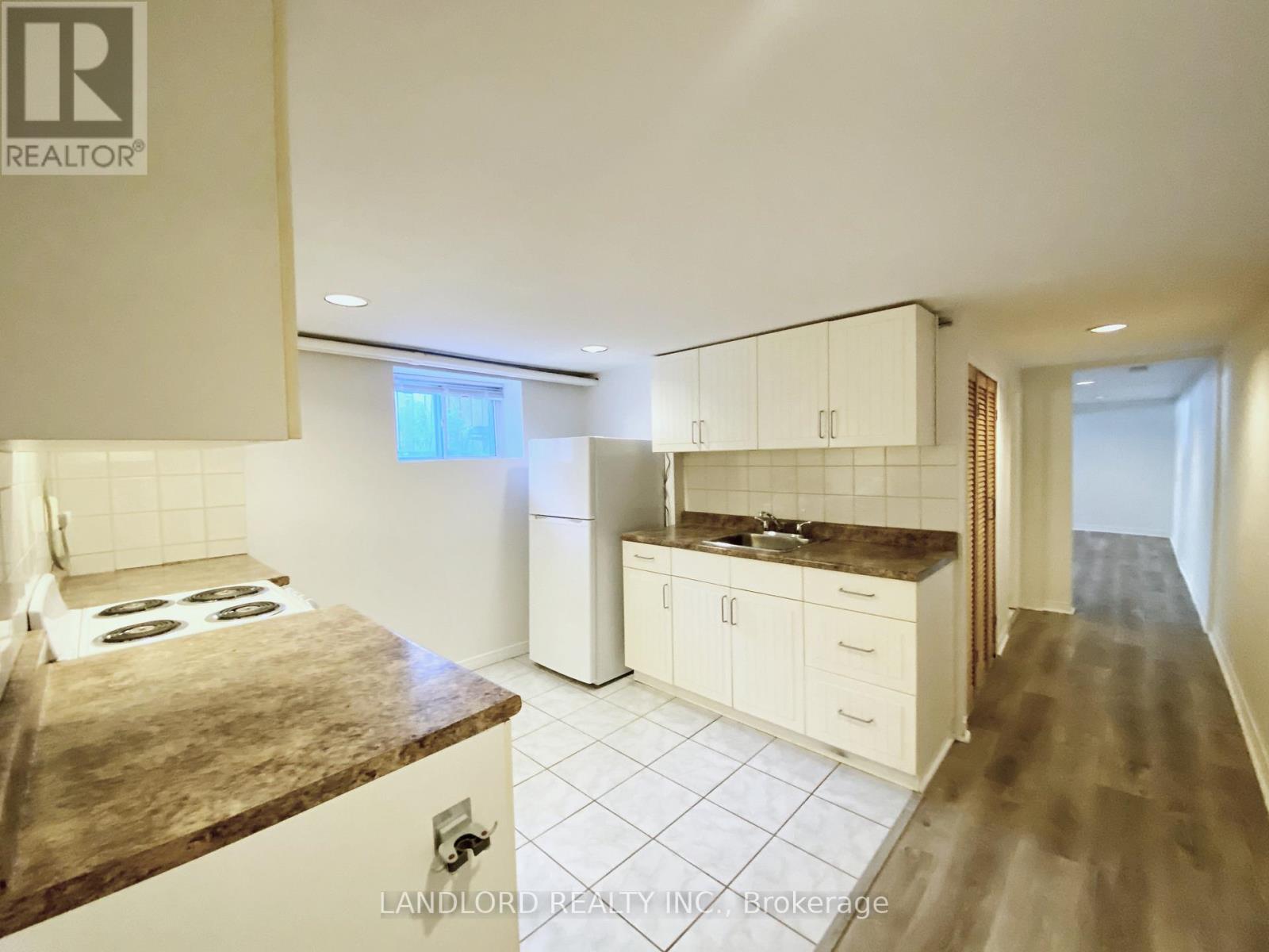 Bsmt - 2 Chicora Avenue, Toronto, Ontario  M5R 1T6 - Photo 2 - C12630480