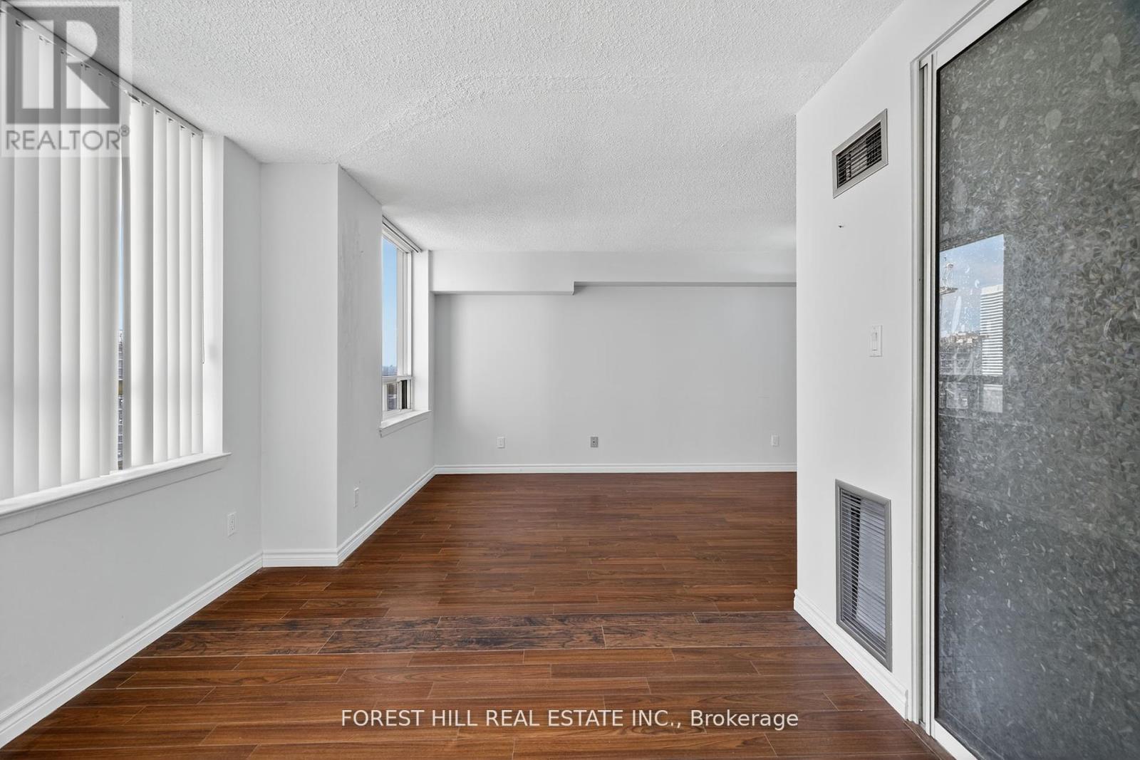 2322 - 633 Bay Street, Toronto, Ontario  M5G 2G4 - Photo 10 - C12630548