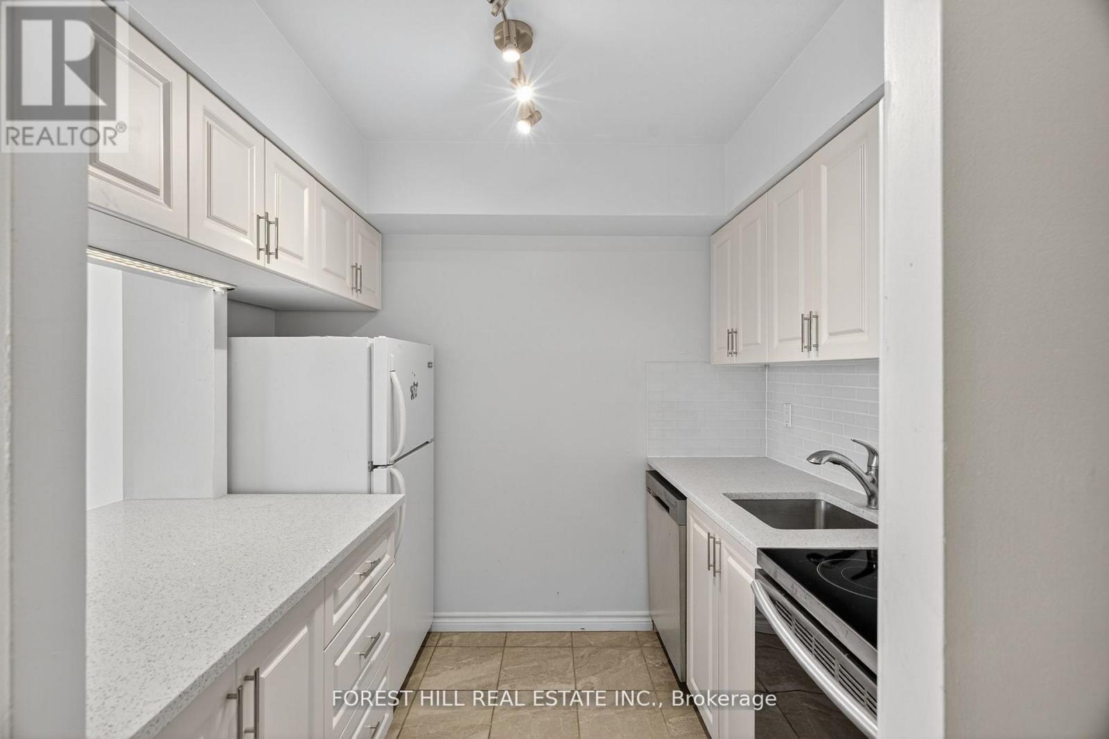 2322 - 633 Bay Street, Toronto, Ontario  M5G 2G4 - Photo 13 - C12630548