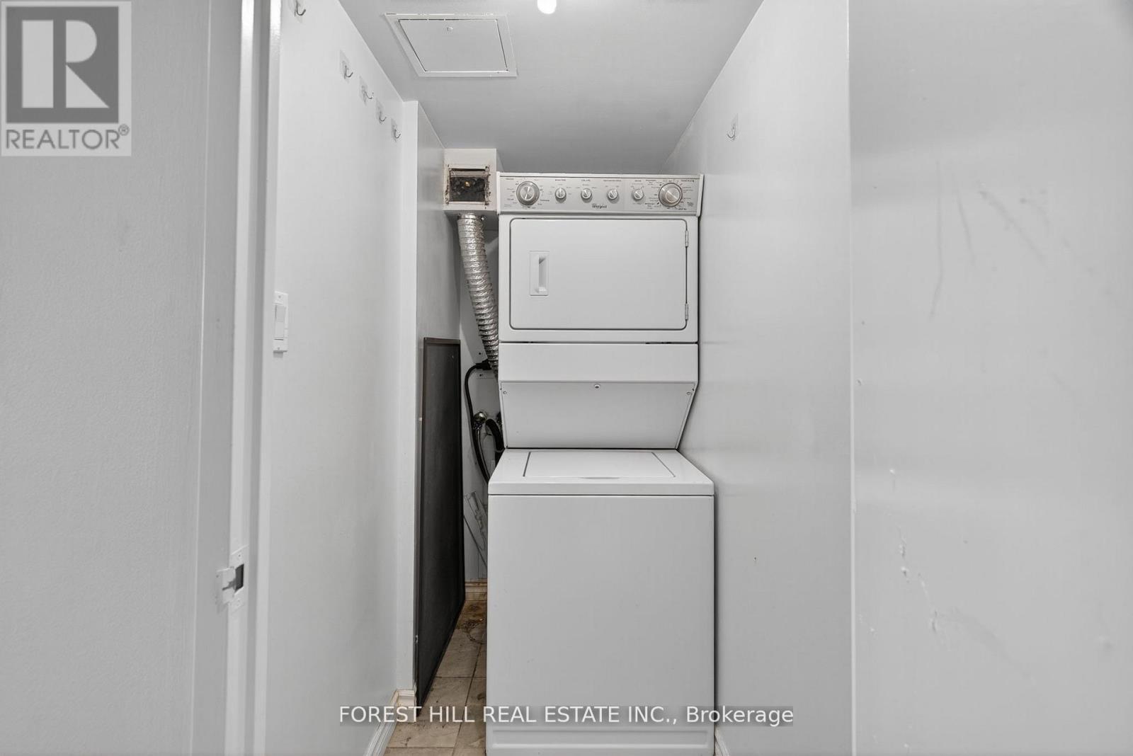 2322 - 633 Bay Street, Toronto, Ontario  M5G 2G4 - Photo 20 - C12630548