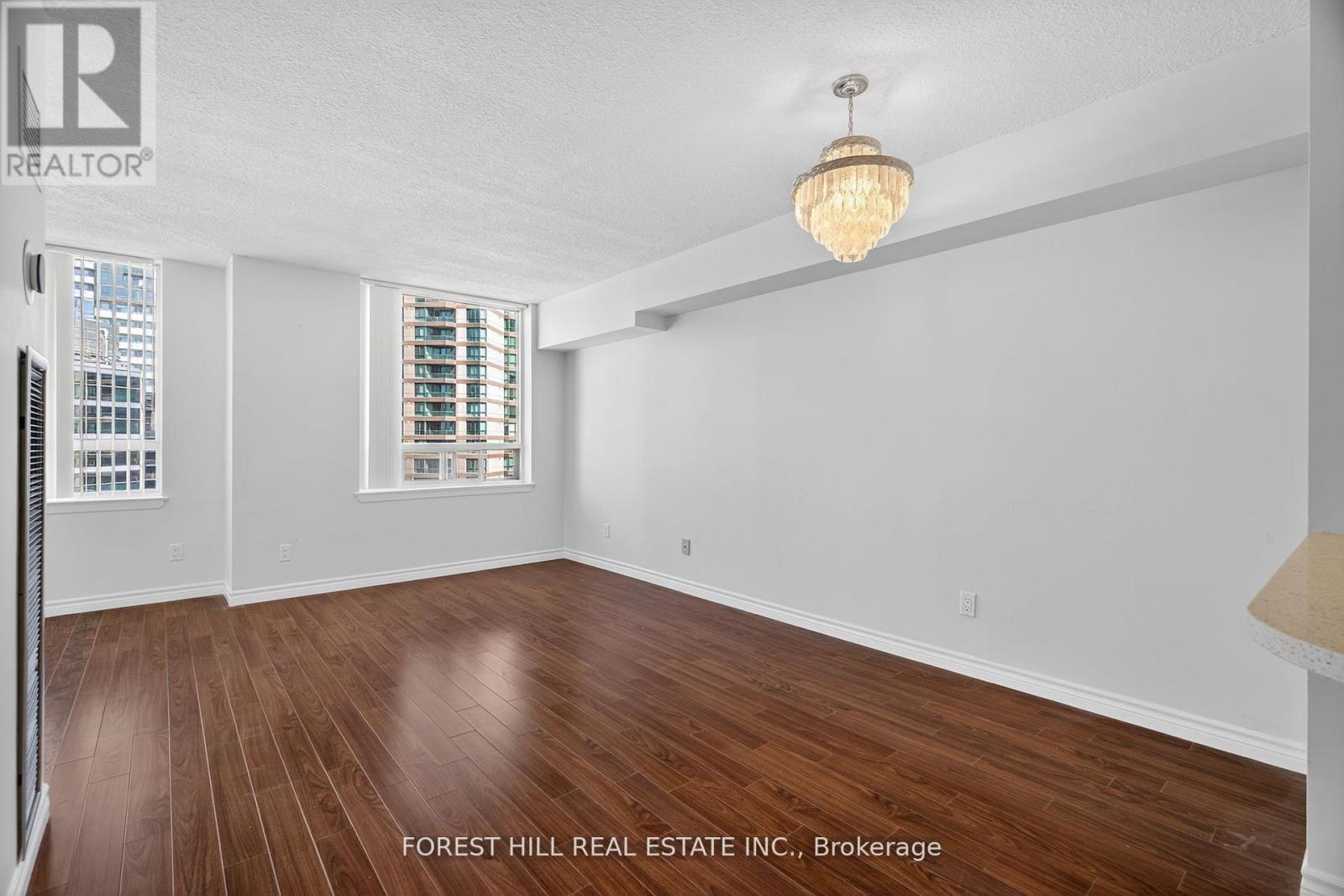 2322 - 633 Bay Street, Toronto, Ontario  M5G 2G4 - Photo 4 - C12630548