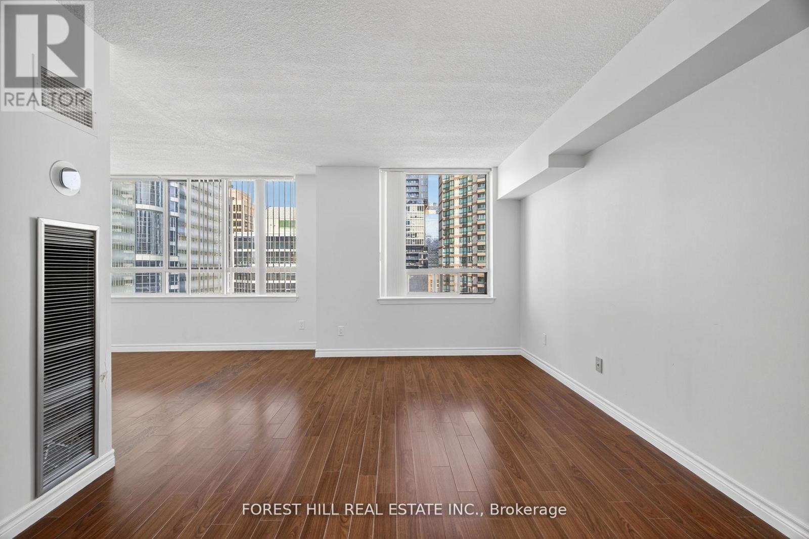 2322 - 633 Bay Street, Toronto, Ontario  M5G 2G4 - Photo 5 - C12630548