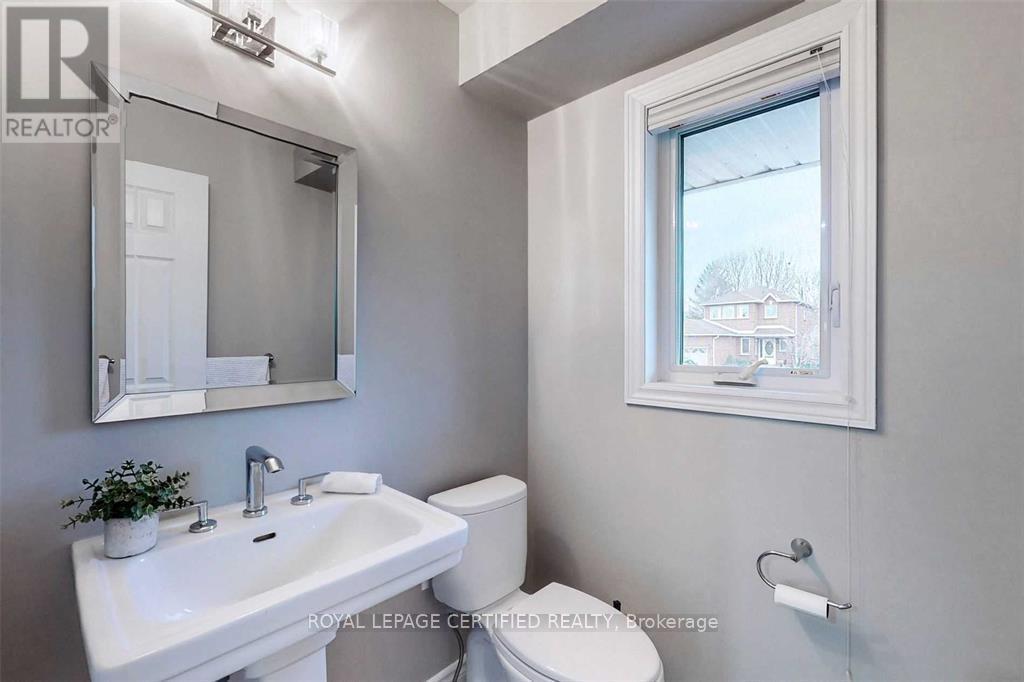 21 Eldridge Place, Whitby, Ontario  L1N 9E6 - Photo 11 - E12630490