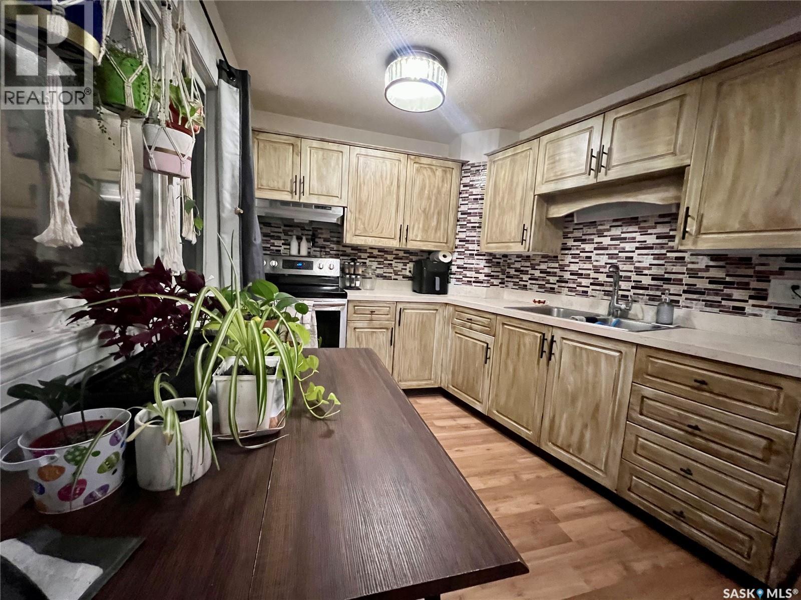 375 7th Avenue Nw, Swift Current, Saskatchewan  S9H 0Z1 - Photo 7 - SK025554